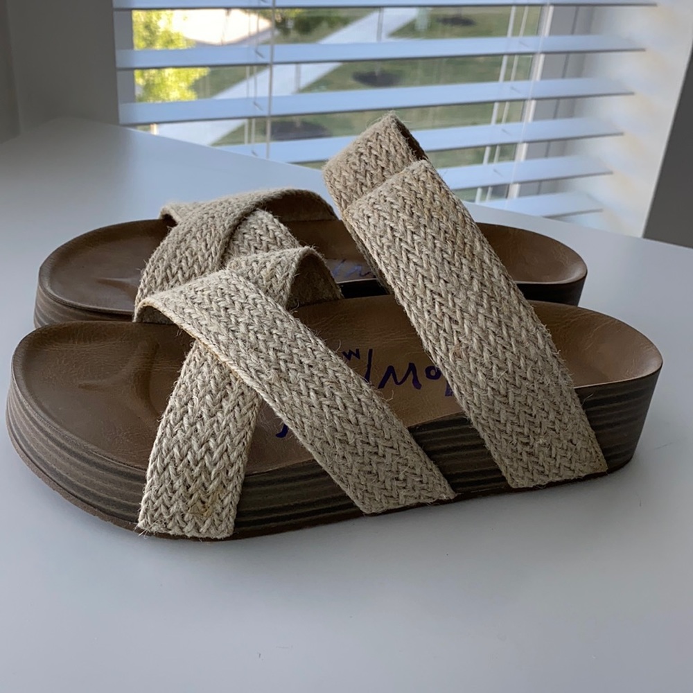 Women’s sandals
